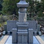 三重県伊勢市の共同墓地に庵治石の五輪塔を建てさせていただきました。