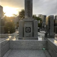 神戸市の鵯越墓園に、青御影石の8寸神戸型和型墓石が完成しました 
