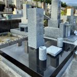 神戸市の東明桜ヶ丘霊園に、オリジナルデザイン墓石を建立。